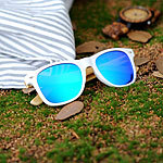 Sonnenbrille Bambus, hellbraun, weisser Rahmen, Spiegelgläser blau Sonnenbrillen