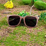 Sportlich-elegante Sonnenbrille aus Walnussholz, brauner Rahmen, Bügel Sonnenbrillen