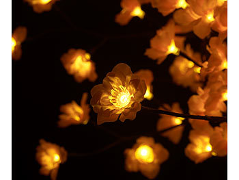 Fensterdeko Kirschbaum Außenbeleuchtung beleuchtet Licht