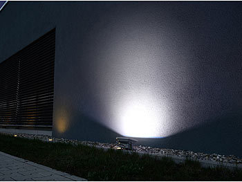Luminea Wetterfester LED-Fluter im Metallgehäuse, 30W, IP65, RGB