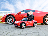 Playtastic Ferrari F12 Sportwagen Elektro-Kinderfahrzeug mit Fernbedienung Playtastic Elektroautos für Kinder mit Fernsteuerung