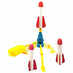 Playtastic Spielzeug-Schaumraketen-Set mit 3 Raketen, Abschussrampe, Fußpumpe Playtastic Schaumraketen-Spielzeuge