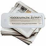 AGT Akku-Leselupe mit Licht, CCT-LEDs, 3-fach Vergrößerung, dimmbar AGT 