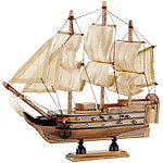 Playtastic 70-teiliger Schiff-Bausatz Flaggschiff aus Holz Playtastic