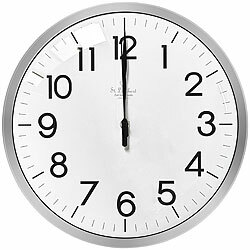 St. Leonhard Analoge Funk-Wanduhr, hohe Genauigkeit, 33 x 5 cm St. Leonhard Analoge Funk-Wanduhren