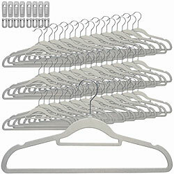 PEARL 60 rutschfeste Samt-Kleiderbügel, Clips, 4,5 kg Tragkraft, hellgrau PEARL Samt-Kleiderbügel mit Krawattenhalter, Verbindungshaken & Clips