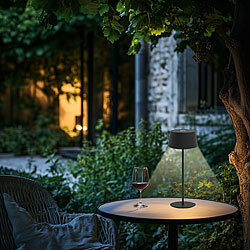 Lunartec LED-Akku-Tischleuchte, 150 lm, 1.200 mAh, warmweiß, dimmbar, IP44 Lunartec Akku-Tischleuchten mit Lampenschirmen