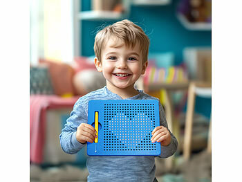 Playtastic 2er-Set magnetische Reise-Zeichentafeln, Stift & Vorlagen, rot & blau