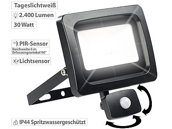 Sparsamer LED-Strahler: Luminea LED-Fluter mit PIR-Sensor, 30 Watt, 2.400 lm, tageslichtweiß, IP44