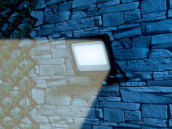 Luminea LED-Fluter mit PIR-Sensor, 50 Watt, 4.000 Lumen, warmweiß, IP44