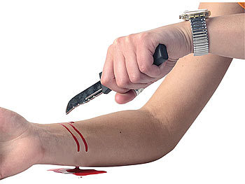 Trickmesser mit Blut