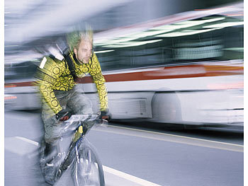 Somikon Video-Action-Cam "Eagle 100" mit variablem SD-Speicherslot 