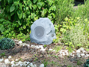 auvisio Garten- und Outdoor-Lautsprecher im Stein-Design, Bluetooth, 30W, IPX4
